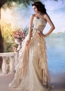 Wedding dress with ruffles in pastel color