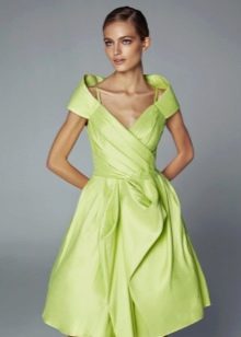 Robe de soirée courte verte avec une jupe moulante