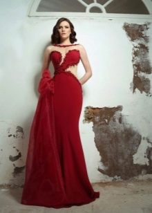 Evening red dress to the floor