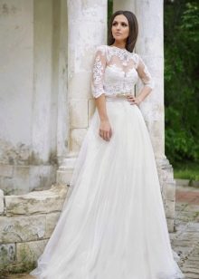 Wedding dress with three-quarter sleeves lace
