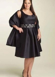 Short fancy dress of large size with a fluffy skirt
