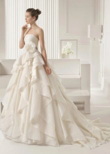 Wedding dress 2015 from Rosa Clara with ruffles