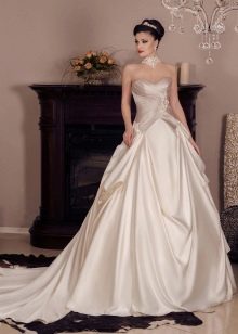 Ivory wedding dress