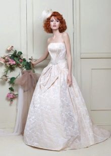 Lush wedding dress from the collection Flower extravaganza