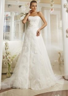 Lace a-line wedding dress from Eva Utkina