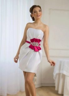 Short with red flower wedding dress