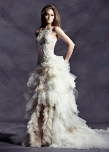 Extravagant wedding dress