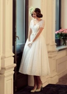 Robe de mariée mi-longue à manches courtes