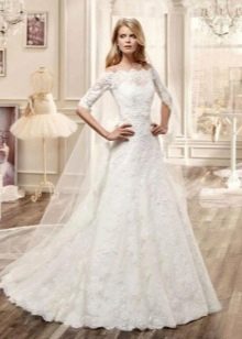 Robe de mariée trapèze à manches courtes