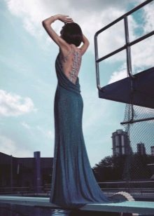 Backless gown
