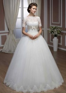 Wedding dress from the collection Diamond from Hadassa closed