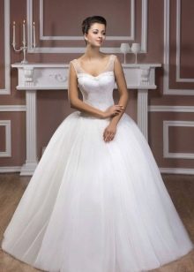 Lush wedding dress from the Diamond collection from Hadassa