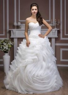 Wedding dress from the Luxury collection from Hadassa is very lush