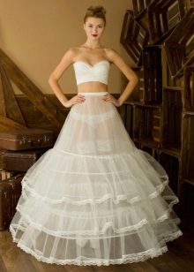 Crinoline with ruffled mesh puffy