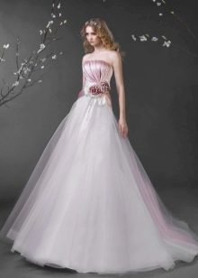 Wedding dress with a boutonniere on the belt