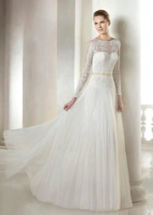 Κλειστό νυφικό από τη συλλογή Modern Bride από το San Patrick