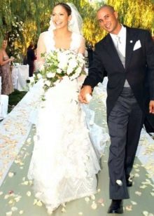 Jennifer Lopez wedding dress by Vera Wong