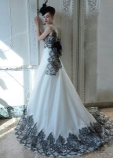Robe de mariée Atelier Aimée avec dentelle