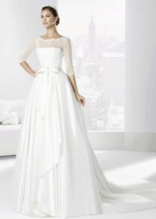 Classic closed puffy wedding dress