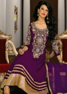Eggplant dress combined with gold color