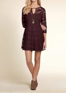 Brown shoes for a burgundy dress