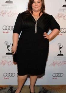 Black mid-length evening dress in satin and jersey for the plump