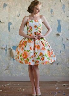 Robe fleurie rétro