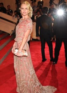 Long floor-length dress with short sleeves in lace