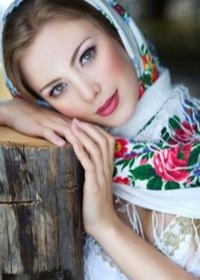 Makeup for a dress in Russian style