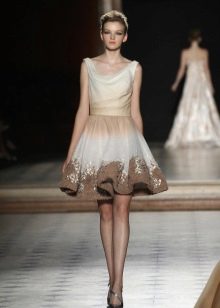 Short puffy dress in vintage style