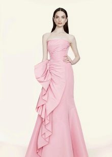 Pink dress for a brunette
