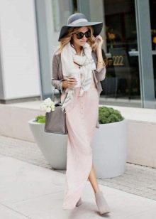 Gray cardigan for a pink dress
