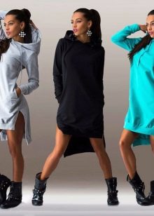 Sports dress with a slit