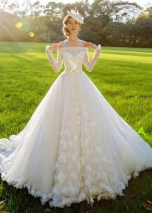Wedding dress with matching flowers