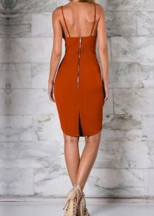 Terracotta dress with beige shoes