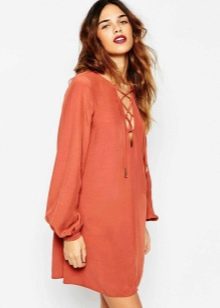 Lipstick for burgundy color for terracotta dress