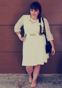 Robe blanche en tricot pour complet et accessoires