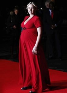 Red long dress to the floor with short sleeves for pregnant women