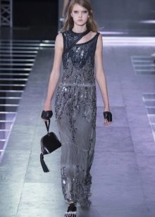 Sheath dress with cut on the bodice