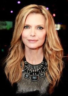Hair shading of women with color type Summer