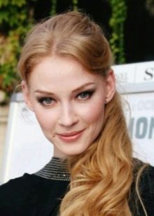 Smokey Eyes makeup for light blond women of Spring color type