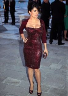 Dress for women with black hair color type Winter