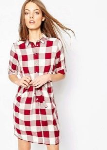 Robe chemise à carreaux rouges et blancs