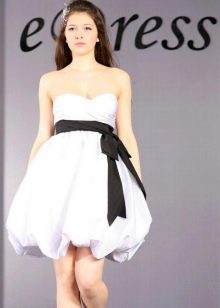 Short ballon wedding dress