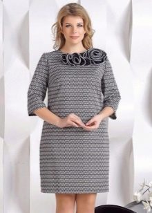 Evening dress of a straight silhouette for full