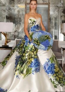 Fashionable multicolored dress with corset