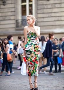 Long colored dress with corset and peplum