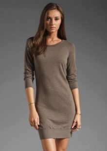 Gray knitted dress with three-quarter raglan sleeves