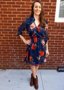 Ankle boots with thick heels for a dress with a wrap