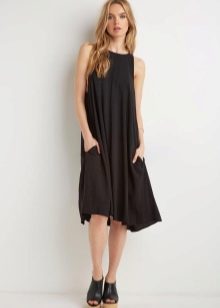 Mid-length trapeze dress